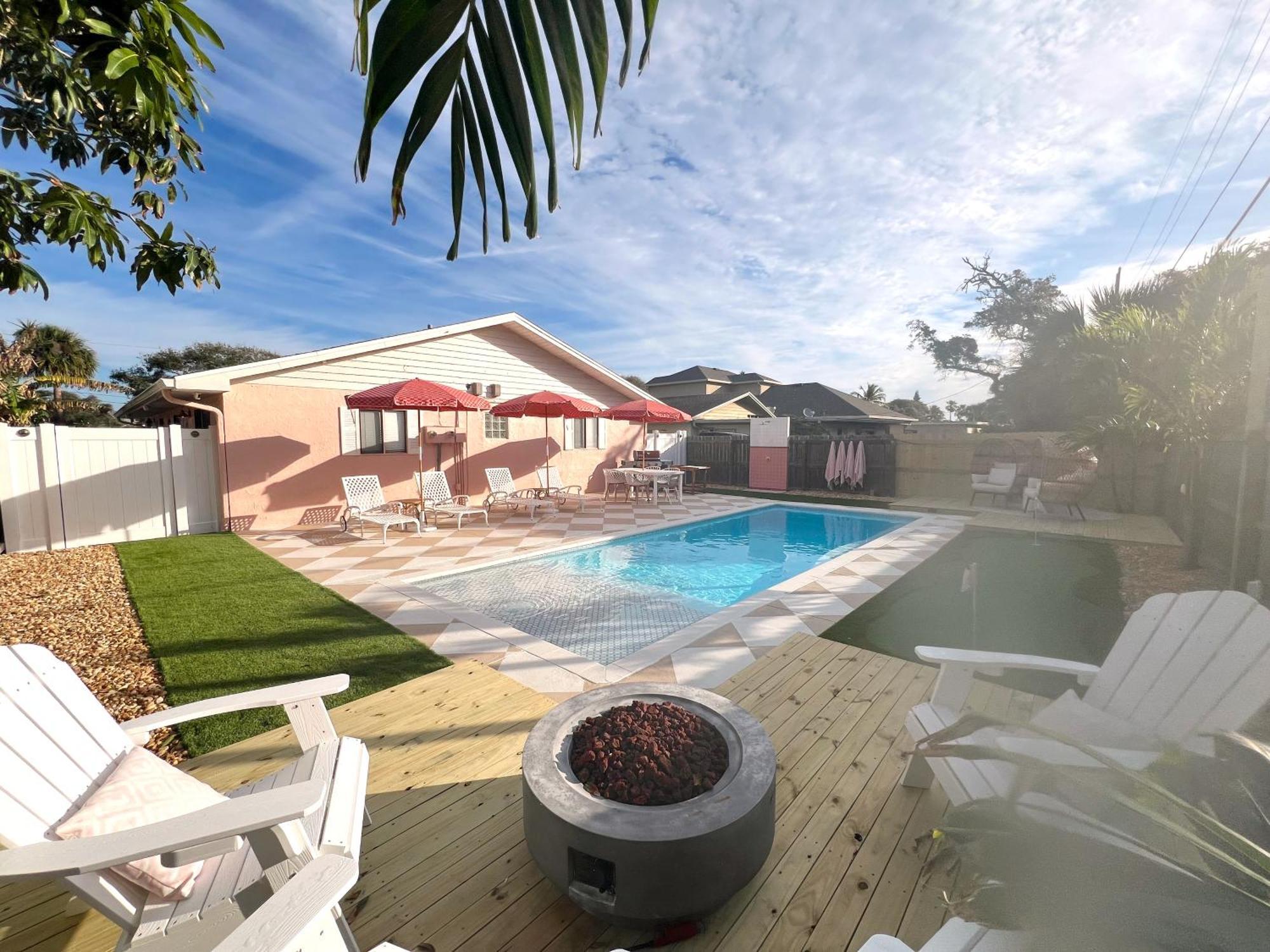 Luxury Villa 3 Blocks From The Beach With Pool A Fire Pit And Outdoor Oasis Mũi Canaveral Ngoại thất bức ảnh